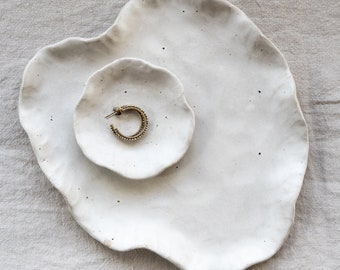 Lily Pad Jewellery Dish in Flat White Glaze