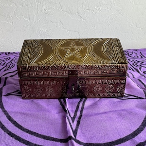 Triple moon goddess small wooden box, Triple Moon wooden box, Tarot card box, Tarot card box moon, apothecary box, Herb box, Crystal box