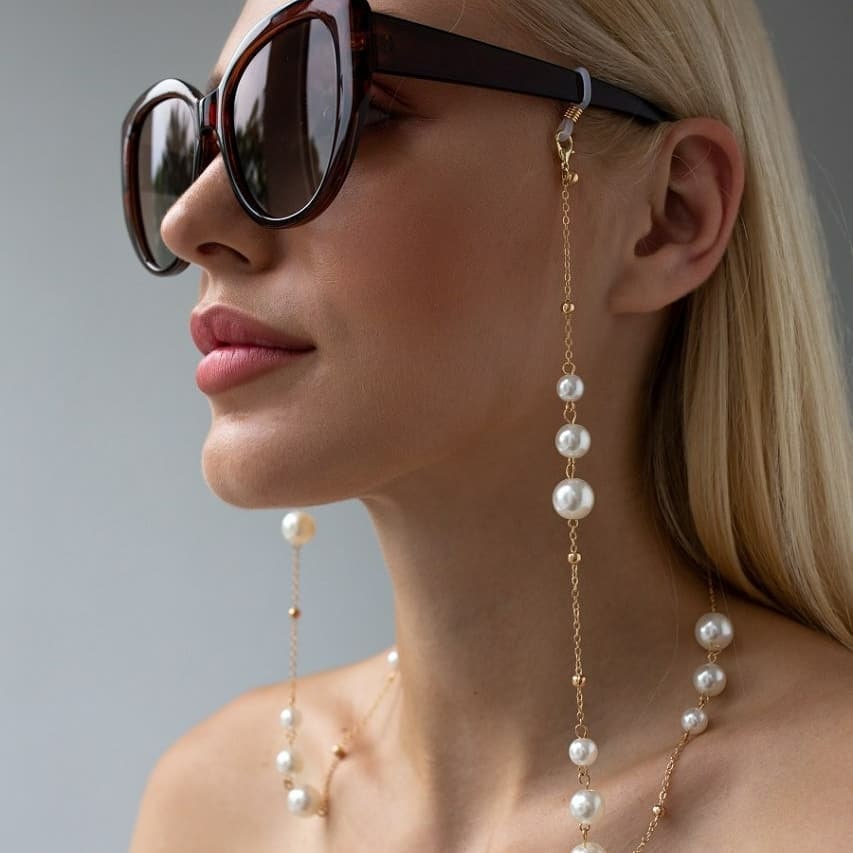 Glasses Chain Fashion Accessory Trend - Sunglasses Chains Fall 2019