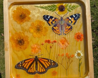 Butterfly Tray with Pressed Flowers – Decorative Resin Tray