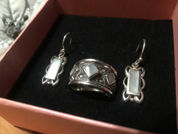 Petite Vintage Mother Of Pearl Silver Earrings an… - image 1