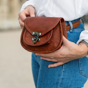 Leather belt bag, leather belt bag in vintage style, hip leather bag belt, brown leather handmade belt bag, small leather brown belt bag