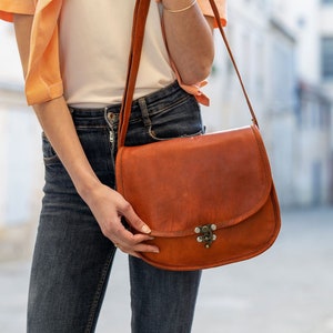 Women's leather shoulder bag. Natural leather bag in vintage style, shoulder bag, leather shoulder bag, leather bag