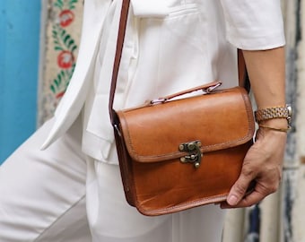 Sac à main bandoulière en cuir pour femme, Sac en cuir naturel au style vintage, Sac artisanal cuir, Sac bandoulière cuir, SLIMI LOCK 2 BIG