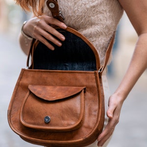 Genuine leather shoulder bag for women, Handmade crossbody bag, Leather shoulder bag brown, Vintage leather shoulder bag, Vintage 70's purse image 6