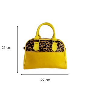 Sac en cuir recyclé jaune, Sac en cuir recyclé motif léopard, Sac à main cuir recyclé retro, Sac à main cuir coloré, Sac à main cuir upcyclé image 5