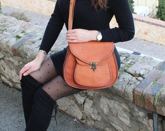 Vintage leather handbag, 70s women leather bag, Vintage style boho bag, Brown handbag natural leather, Crossbody leather bag, CALIMA LOCK
