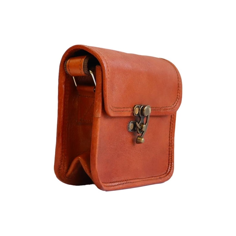 Kleine leren crossbodytas voor dames, vintage stijl tas van natuurlijk leer, bruine leren schoudertas in cottagecore stijl, SLIMI LOCK 2 afbeelding 6