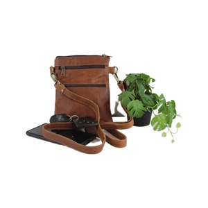 Sacoche en cuir, Sacoche bandoulière en cuir marron homme, Sac besace bandoulière multipoches, Sacoche bandoulière fait main, PETIT RAFAEL