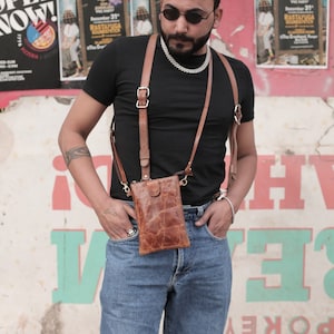 Sacoche pochette bandoulière en cuir pour homme, sac pochette passeport en cuir marron, petit sac bandoulière cuir marron homme voyage, BINO