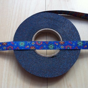 Ruban tissé mélange de couleurs fleurs à paillettes mandala 1 m