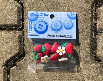 Dress it up - Fresh Strawberries buttons