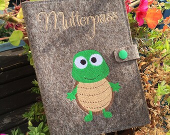Mother's passport cover made of wool felt with turtle