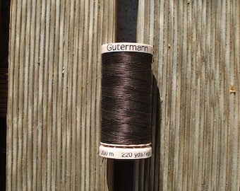 Hand quilting yarn, quilting yarn Gütermann 200 m dark brown No. 1712