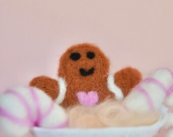 Needle Felt Gingerbread Man in Teacup • Nutcracker Christmas Décor • Kawaii Gingerbread Cup Display • Pastel Pink Peppermint Holiday Decor