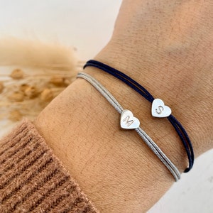 Personalisiertes Armband, Initialenarmband silber, Herz mit Buchstabe, Herzarmband, mit Karte Lieblingsmensch,viele Farben, Geschenk für Sie