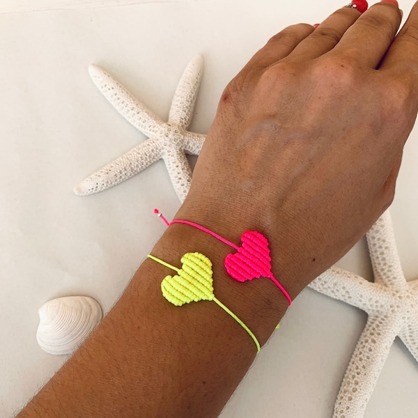 Herz Armband Makramee in neon Farben, Freundschaftsarmband, in neon gelb, grün oder pink, hypoallergen,Sommerarmband mit verstellbarer Größe