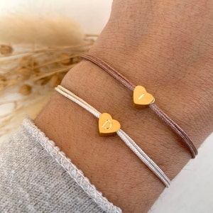 Personalisiertes Armband, Herz mit Buchstabe gold, Initialenarmband, Makramee Herzarmband, viele Farben, verstellbar, Lieblingsmensch afbeelding 1