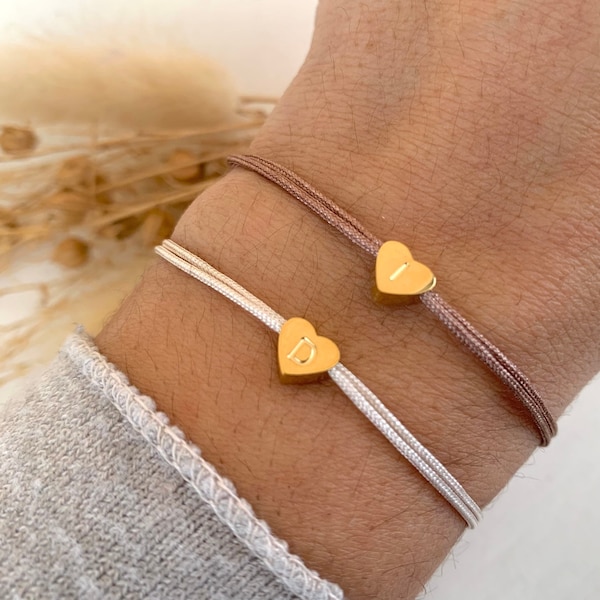 Personalisiertes Armband, Herz mit Buchstabe gold, Initialenarmband, Makramee Herzarmband, viele Farben, verstellbar, Lieblingsmensch