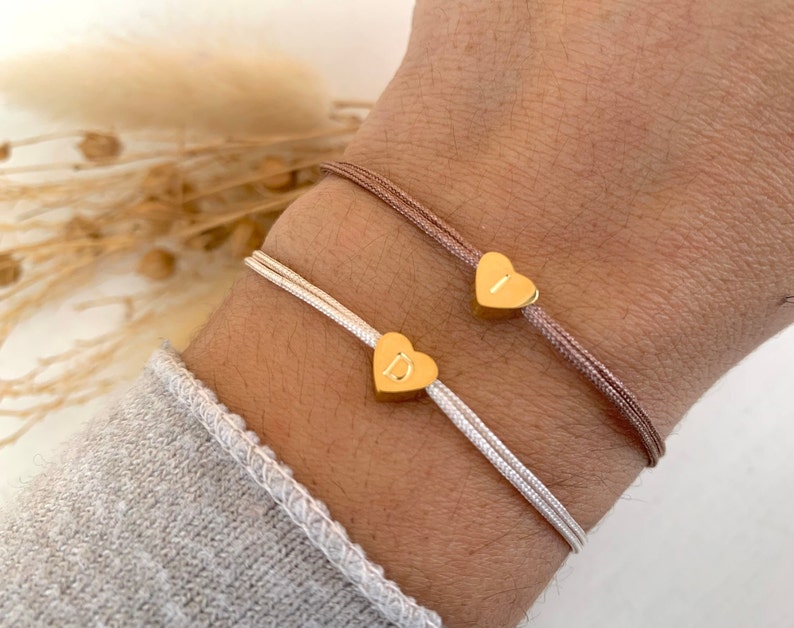 Personalisiertes Armband, Herz mit Buchstabe gold, Initialenarmband, Makramee Herzarmband, viele Farben, verstellbar, Lieblingsmensch afbeelding 1