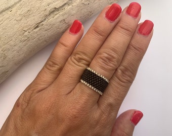 Simple pearl ring matt black, hypoallergenic, metal-free, black with silver or gold, made from Miyuki Delica pearls