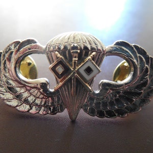 Airborne Signal Jump Wing Badge Military Insignia Flags Paratrooper Pin Comunications Parachute Commo Brigade Wings Hat Lapel Cap