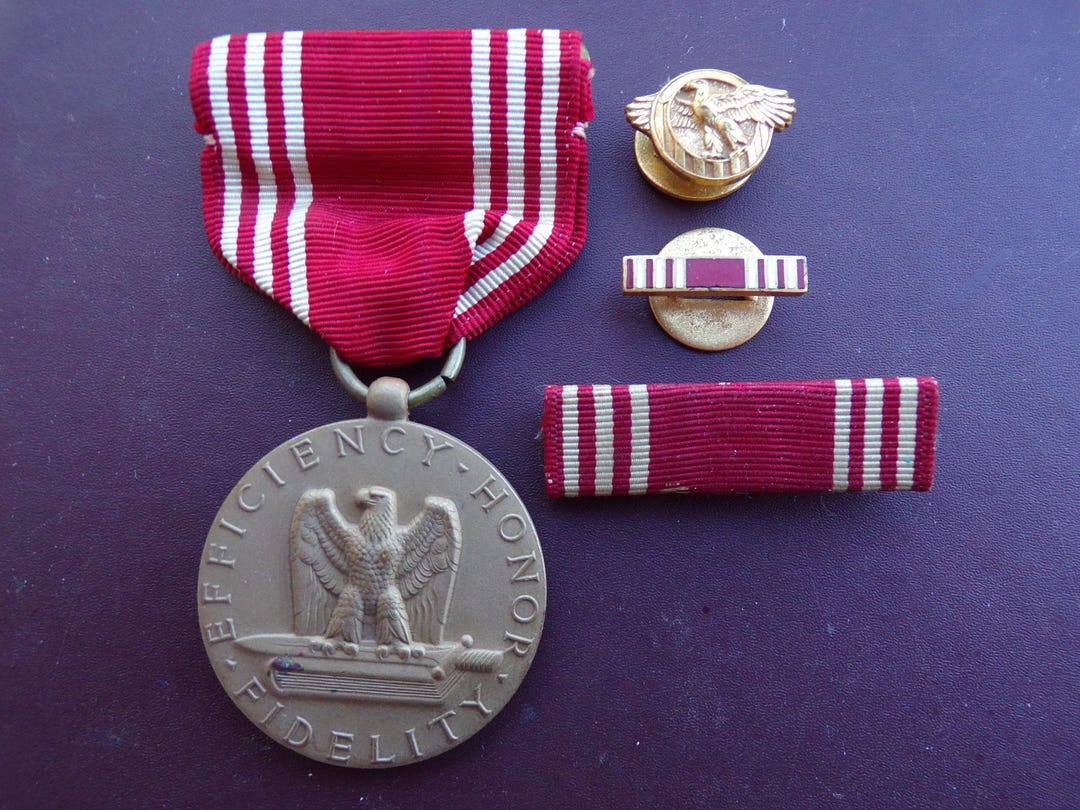 US Army WWII Good Conduct Medal Ribbon Vintage Insignia Uniform Pin ...
