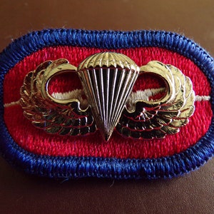 82nd Airborne STB Jump Wing Badge Special Troops Battalion Military Paratrooper Patch Pin Parachute Lapel Insignia Parachutist Wings Oval