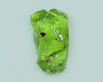 Gift Peridot Jewelry Making Stone Wholesale Raw Gemstone Natural Raw Peridot Uncut Shape for Jewellery Making Gemstone Supply Tool