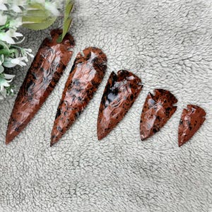 Hand Knapped Mahogany Arrowhead Blade: Healing Chakra Stone