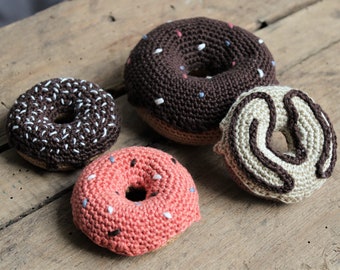 gehäkelter Donut, Süßigkeiten für Kinderküche und Kaufmannsladen * Montessori * Handmade * gehäkelte Lebensmittel für Spielküche
