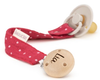 Pacifier strap with engraved names for babies⎮girls and boys⎮wood - natural⎮Personalized pacifier chain⎮fuchsia dots