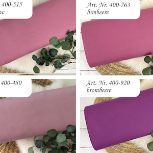 Puede incluir: Cuatro muestras de tela en diferentes tonos de rosa y morado. Las muestras est&aacute;n etiquetadas con sus nombres de color y n&uacute;meros de art&iacute;culo correspondientes: "Art. Nr. 400-515 hellmauve", "Art. Nr. 400-763 himbeere", "Art. Nr. 400-480 altrosa" y "Art. Nr. 400-920 brombeere".