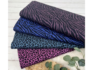 Tissu sergé viscose - imprimé animal léopard en baies, bordeaux foncé, pétrole foncé, bleu royal - Klara by Swafing Art. 5001-