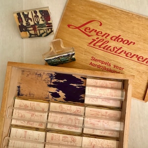 Scatola per francobolli vintage "Lezioni di scienze"