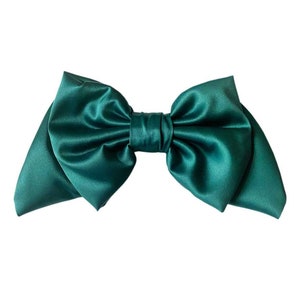 Fiocco verde satinato-fiocco verde-FIOCCHI DI LUSSO-Fiocco oversize-Fiocchi lunghi-Elastico per capelli o fermaglio-fiocco smeraldo-fiocco smeraldo per il giorno di San Patrizio