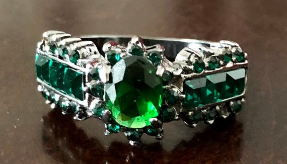 SIZE US 6 Green Crystacola Ring