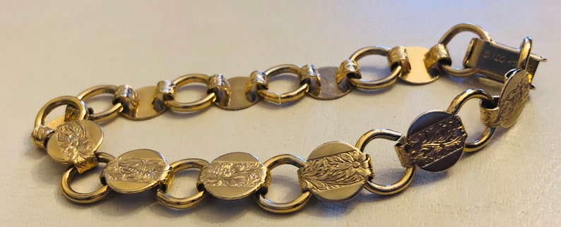 Gold Tone Chain Link Bracelet Vintage 1970s SARAH COV
