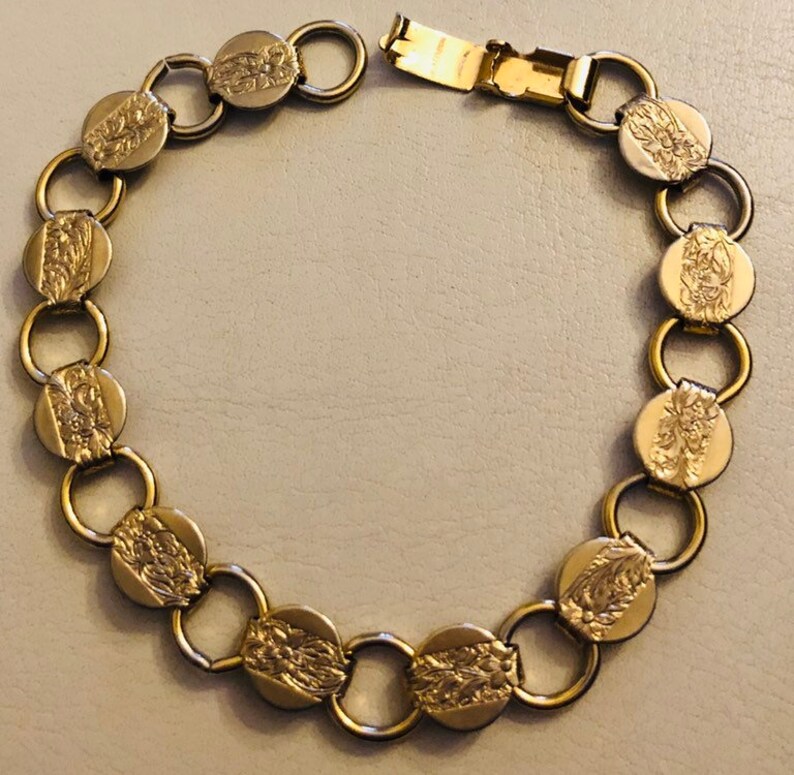 Gold Tone Chain Link Bracelet Vintage 1970s SARAH COV