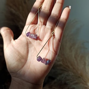 Amethyst crystals triangle earrings/ minimalist earrings / abstract earrings/ stone earrings /wire earrings/ quartz earrings/ minimalistich Amethyst