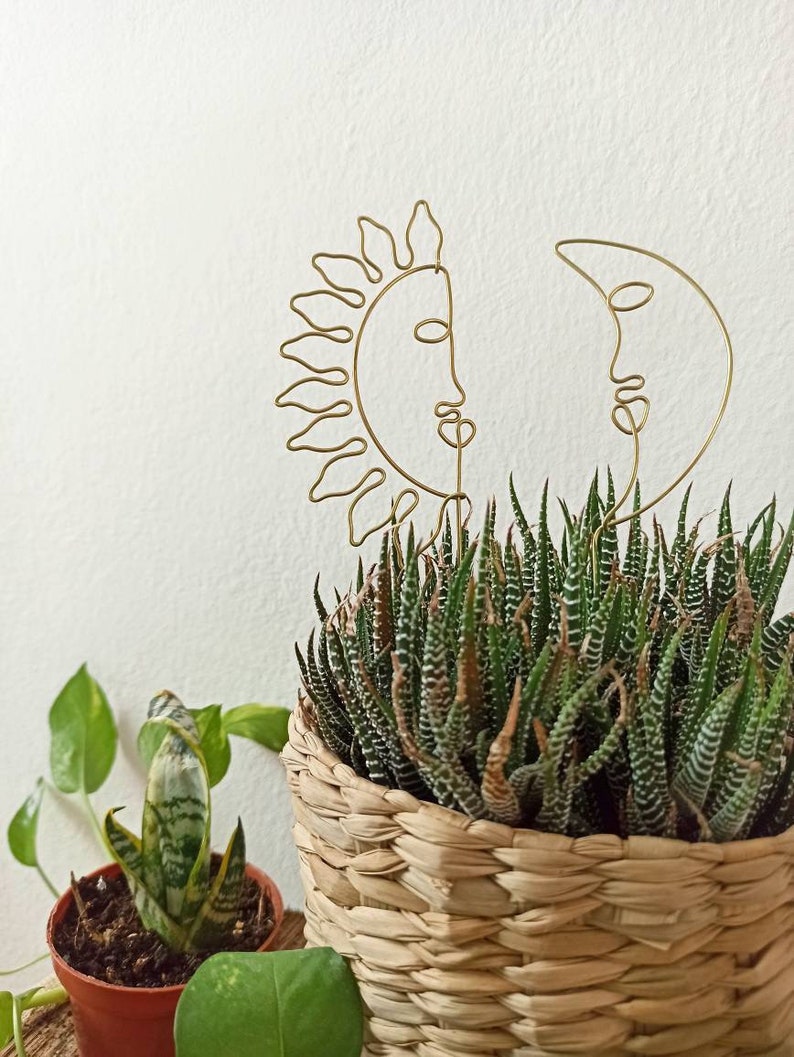 Sun and moon Plant Trellis for indoor plant / wire trellis /Plant stake / plant support/ Home Decor/ decor for air plant holder / boho decor Small 3.5 in