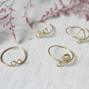 Set 4 Wire rings simple / pack 4 rings/ stacking rings / simple ring / minimalist ring / wire jewelry / wire wrapped ring / wire rings set