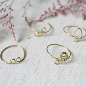 Set 4 Wire rings simple / pack 4 rings/ stacking rings / simple ring / minimalist ring / wire jewelry / wire wrapped ring / wire rings set