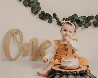 SOIMISS 6 Month Milestone Photo Prop - Wooden Number Bricks 1/2, Birthday Sign, Table Centerpiece Decor, Natural Wood