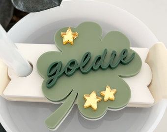 Etiqueta de nombre de trébol para vaso de 30 oz y 40 oz. Placa de nombre personalizada para vaso. Etiqueta de nombre para tapa de vaso de San Patricio con diseño de trébol.