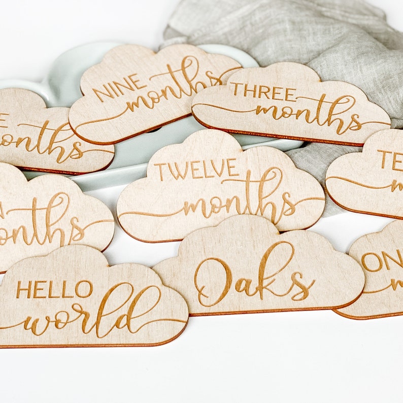 Baby Announcement Photo Prop Milestone Markers Cloud Wooden Baby Milestone Cards Baby Milestone Plaques Baby Monthly Milestone Cards