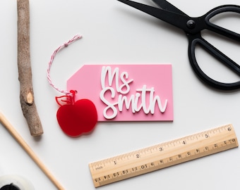 Personalized Teacher Gift Apple Teacher's Name Gift Tag Teacher Hang Tag Teacher Classroom Decor Best Teacher Ever Teacher Ornament