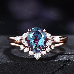 Alexandrite Engagement Rings Set Oval Cut June Birthstone Wedding Ring Vintage Alexandrite Bridal Set for Woman Unique Anniversary Gifts