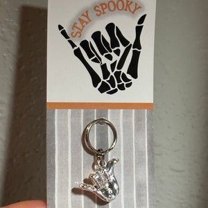 Porte-clés 1 pièce avec breloque Shaka Hawaii, suspension libre, 21 x 17 mm, cadeau porte-clés amusant double face, océan poly LIQUIDATION Pas parfait