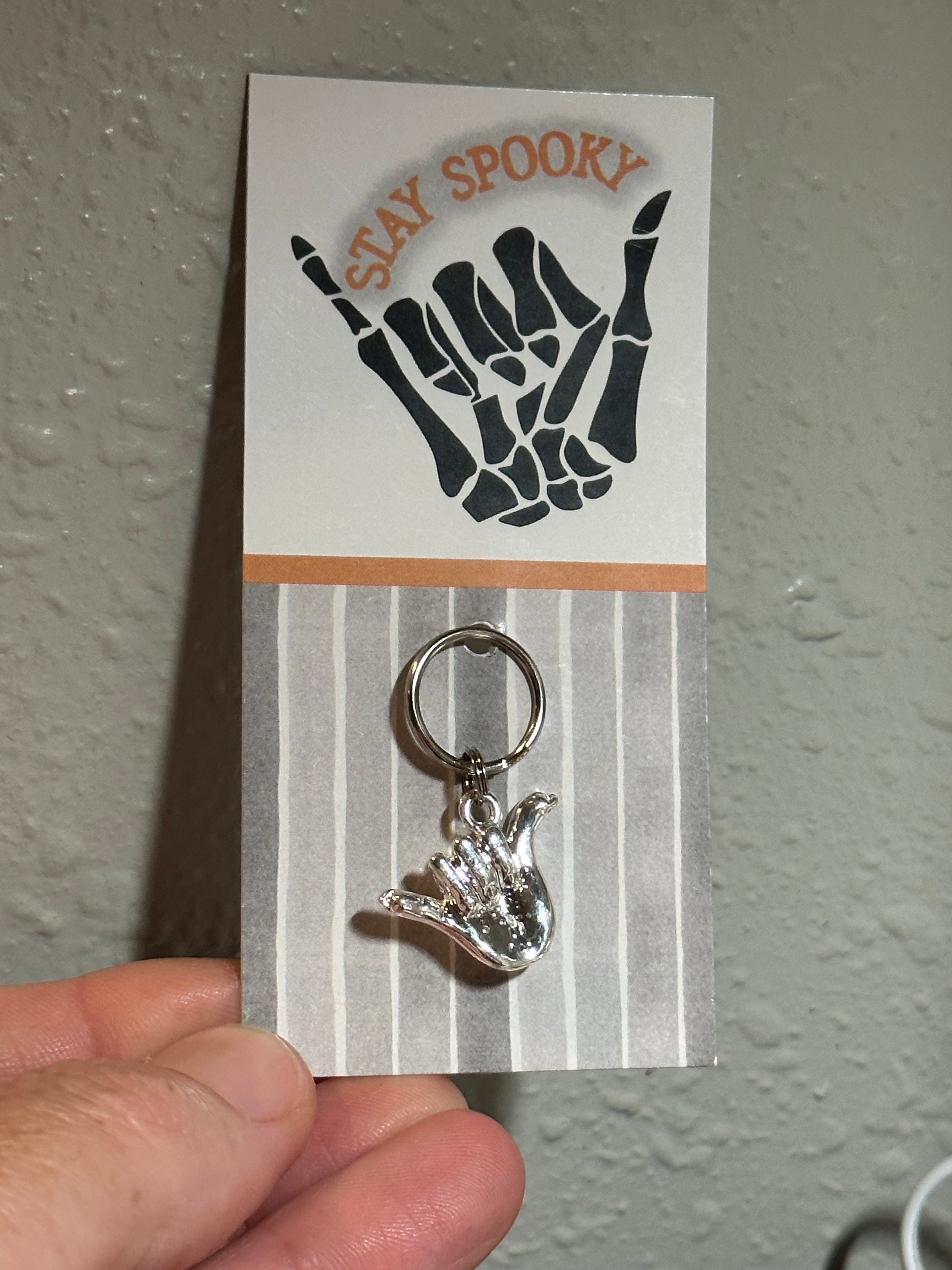 SHAKA RIVER ABOVE TEE 、KEYCHAIN Opposition - Surfboard Keychain | SHAKA TRIBE